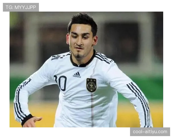 京多安如何通过回撤接应主导强强对话中的中场攻防？